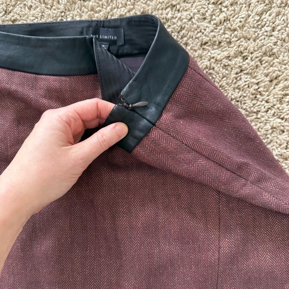 The Limited NWT Pencil Skirt - Picture 4 of 12